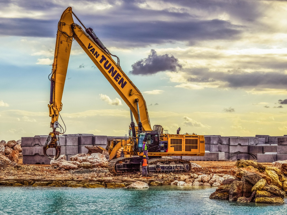 Excavadora y sistema hidráulico
